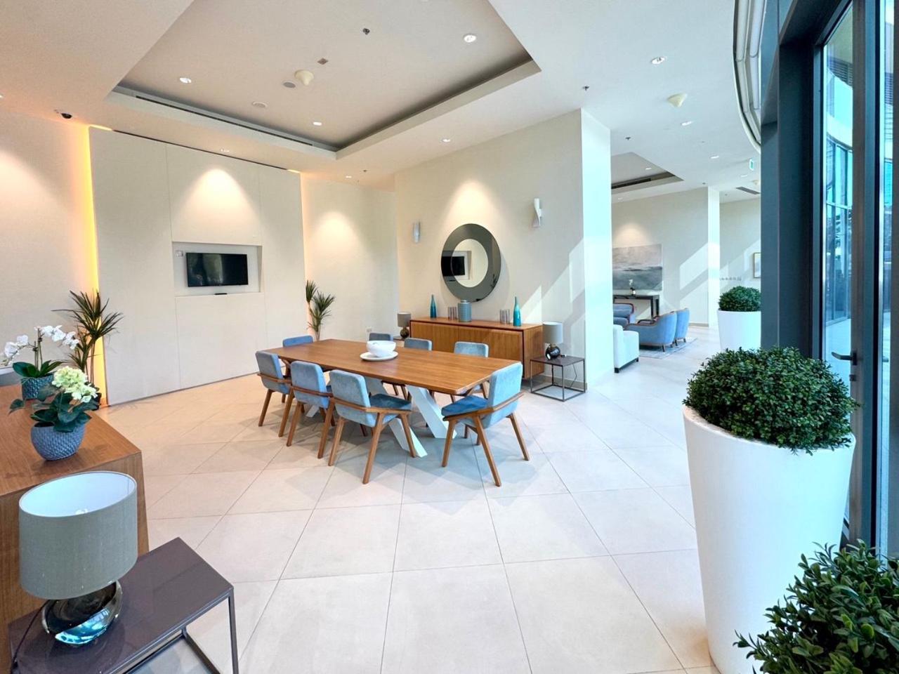 Apartment Burj Vista Luxury 2br ,full Burj Khalifa View ,direct Mall & Metro Access *