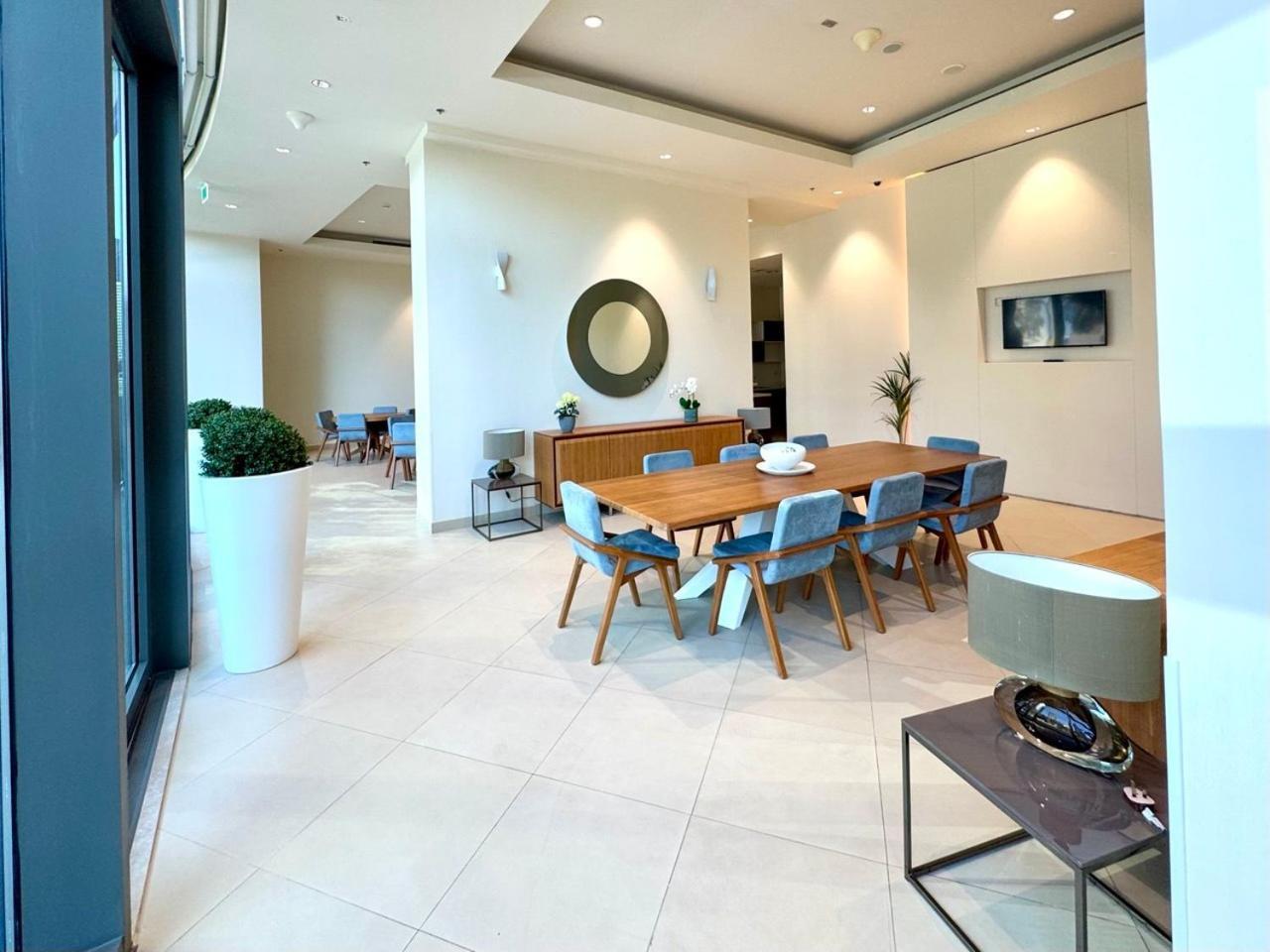 Burj Vista Luxury 2br ,full Burj Khalifa View ,direct Mall & Metro Access Apartment *
