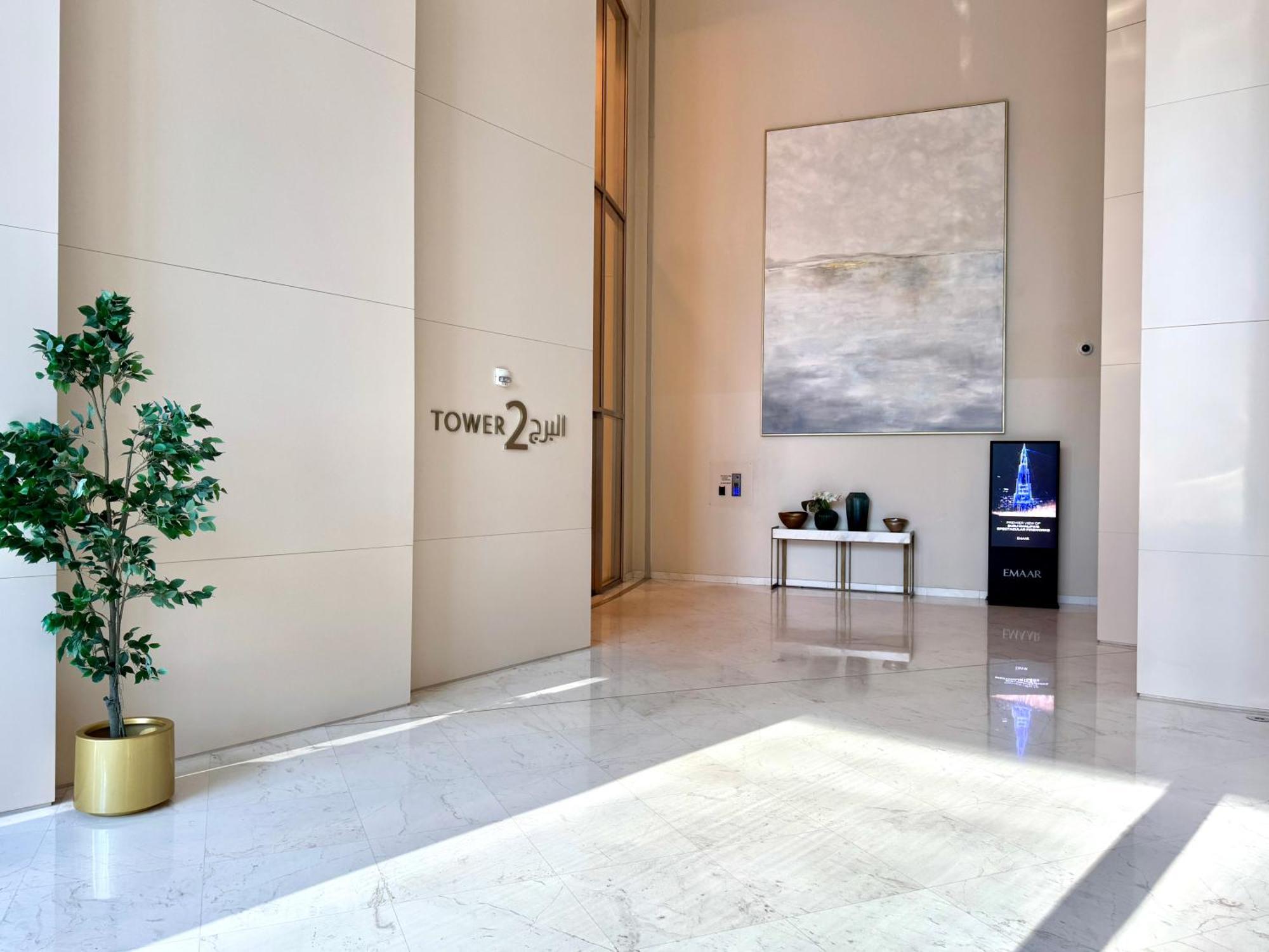 Burj Vista Luxury 2br ,full Burj Khalifa View ,direct Mall & Metro Access