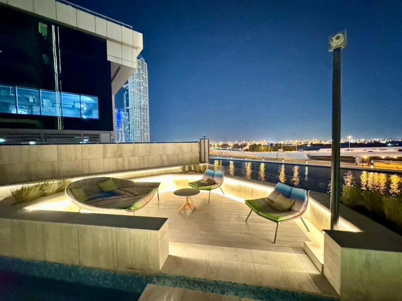 Apartment Infinity Pool - High-floor Modern Comfort - Incredible Views - 2br 8 Pax *