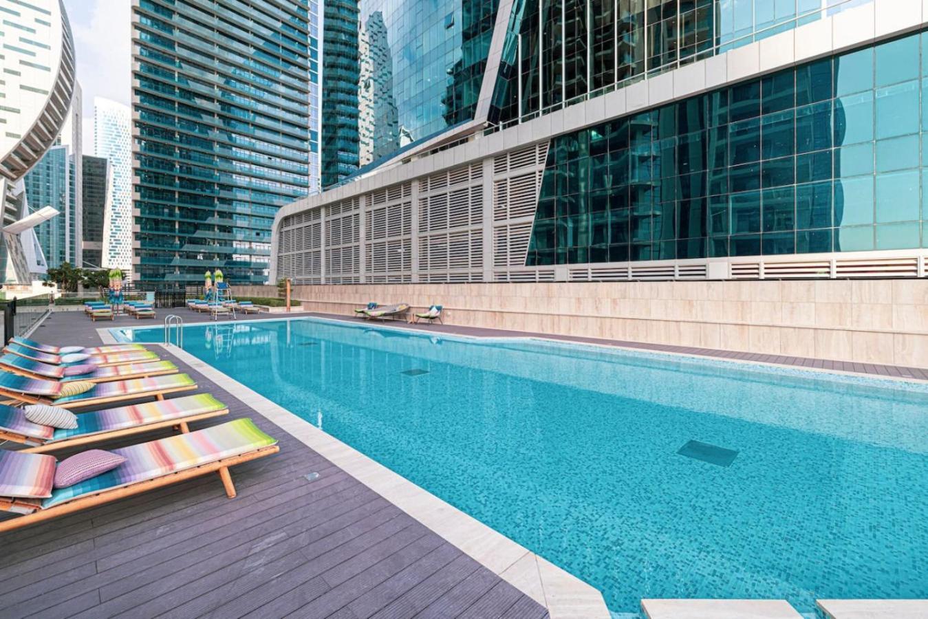 Apartment Infinity Pool - High-floor Modern Comfort - Incredible Views - 2br 8 Pax *