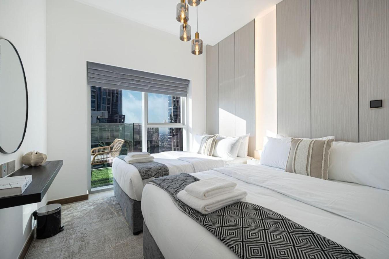 Apartment Infinity Pool - High-floor Modern Comfort - Incredible Views - 2br 8 Pax