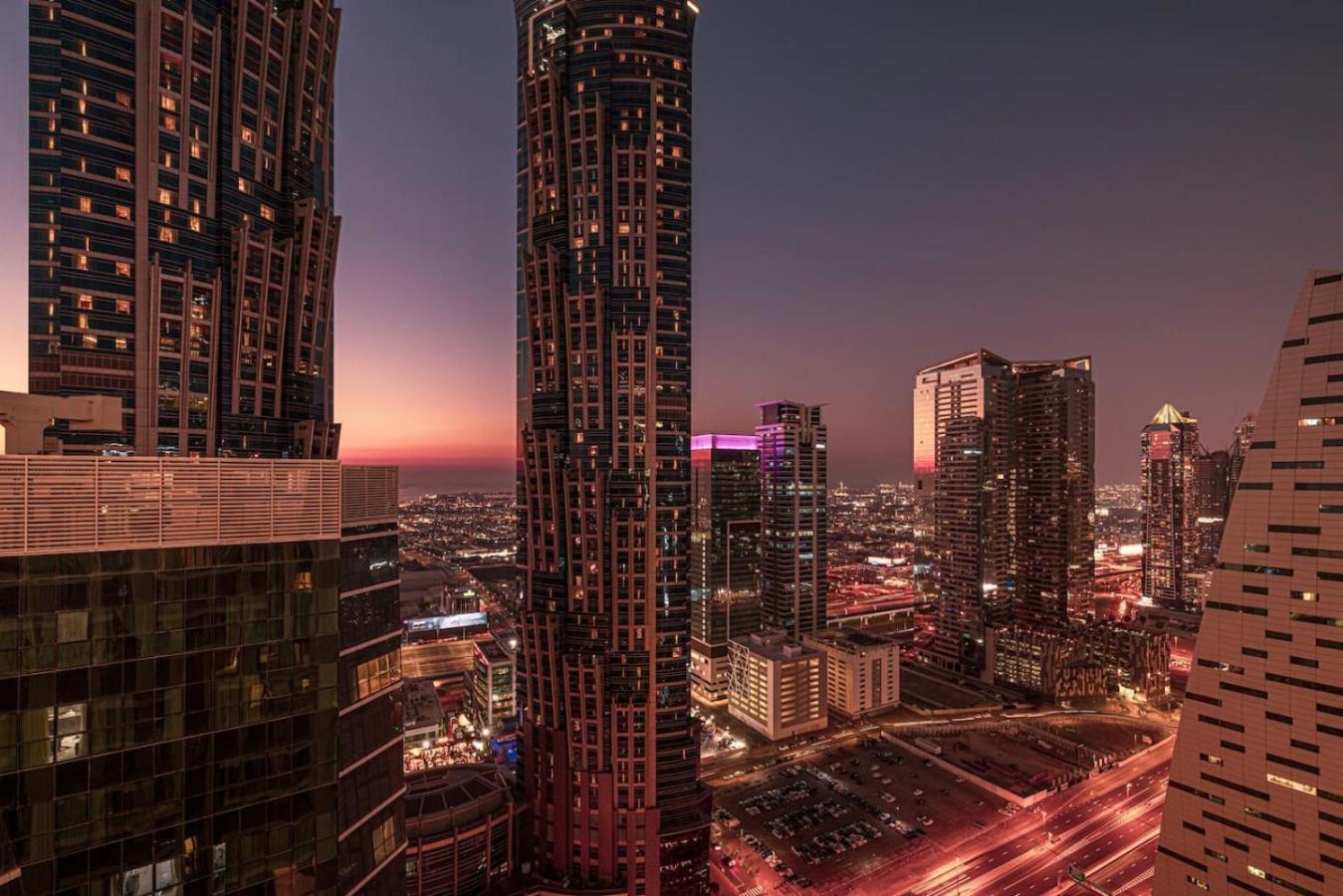 Infinity Pool - High-floor Modern Comfort - Incredible Views - 2br 8 Pax Apartment *