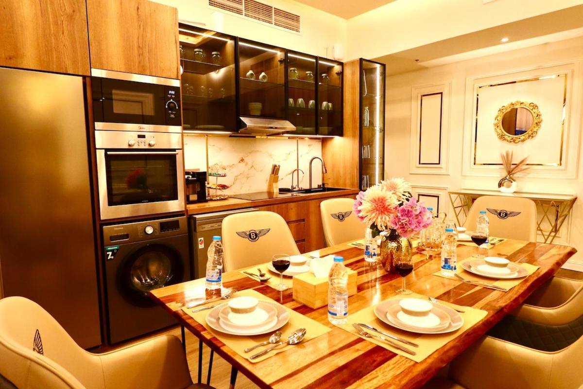 Lavish 3br Retreat With Lovely Marina & Sea Views Apartment Dubai