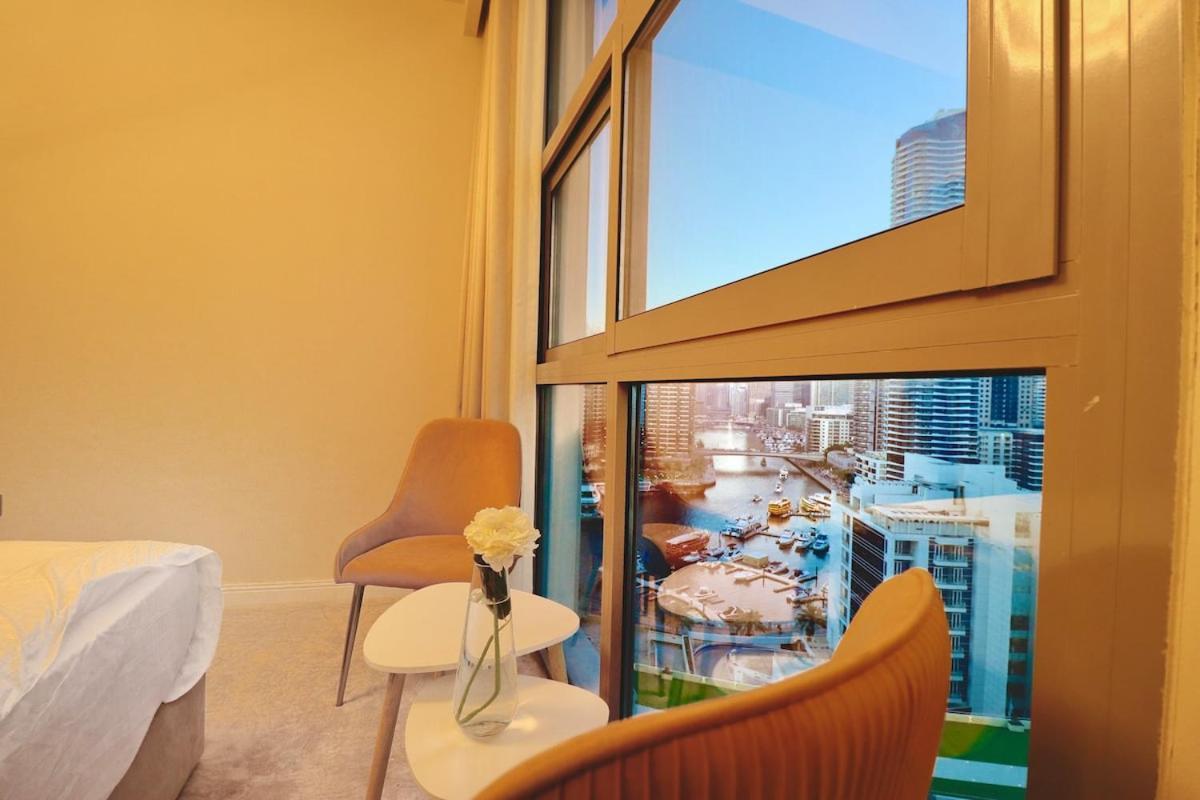 Apartment Lavish 3br Retreat With Lovely Marina & Sea Views *