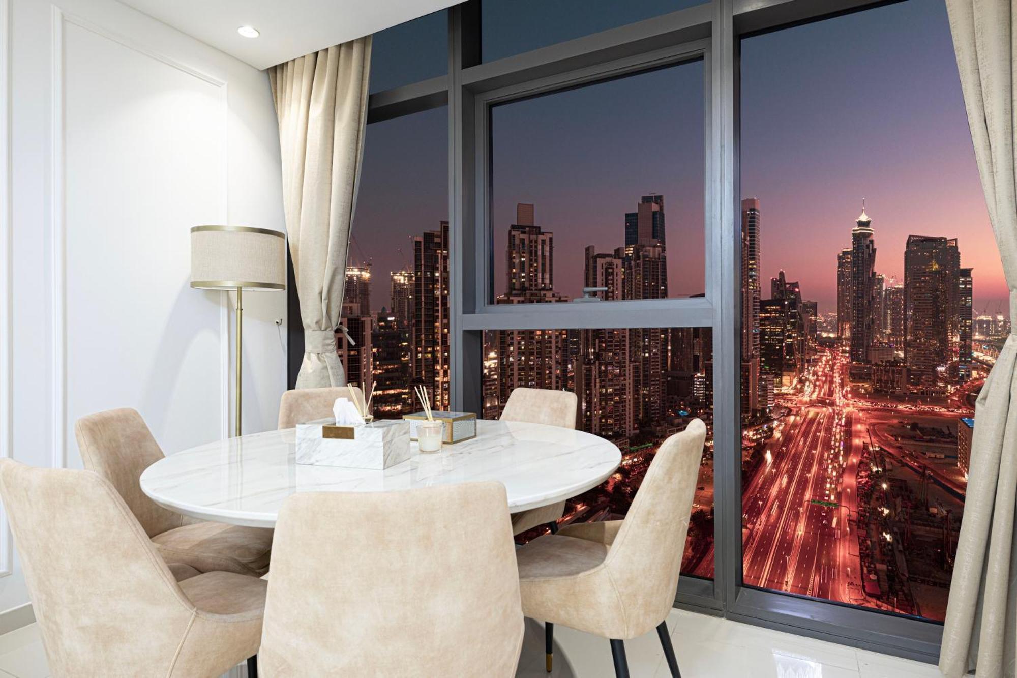 Infinity Pool & Burj Khalifa View L Luxe Paramount
