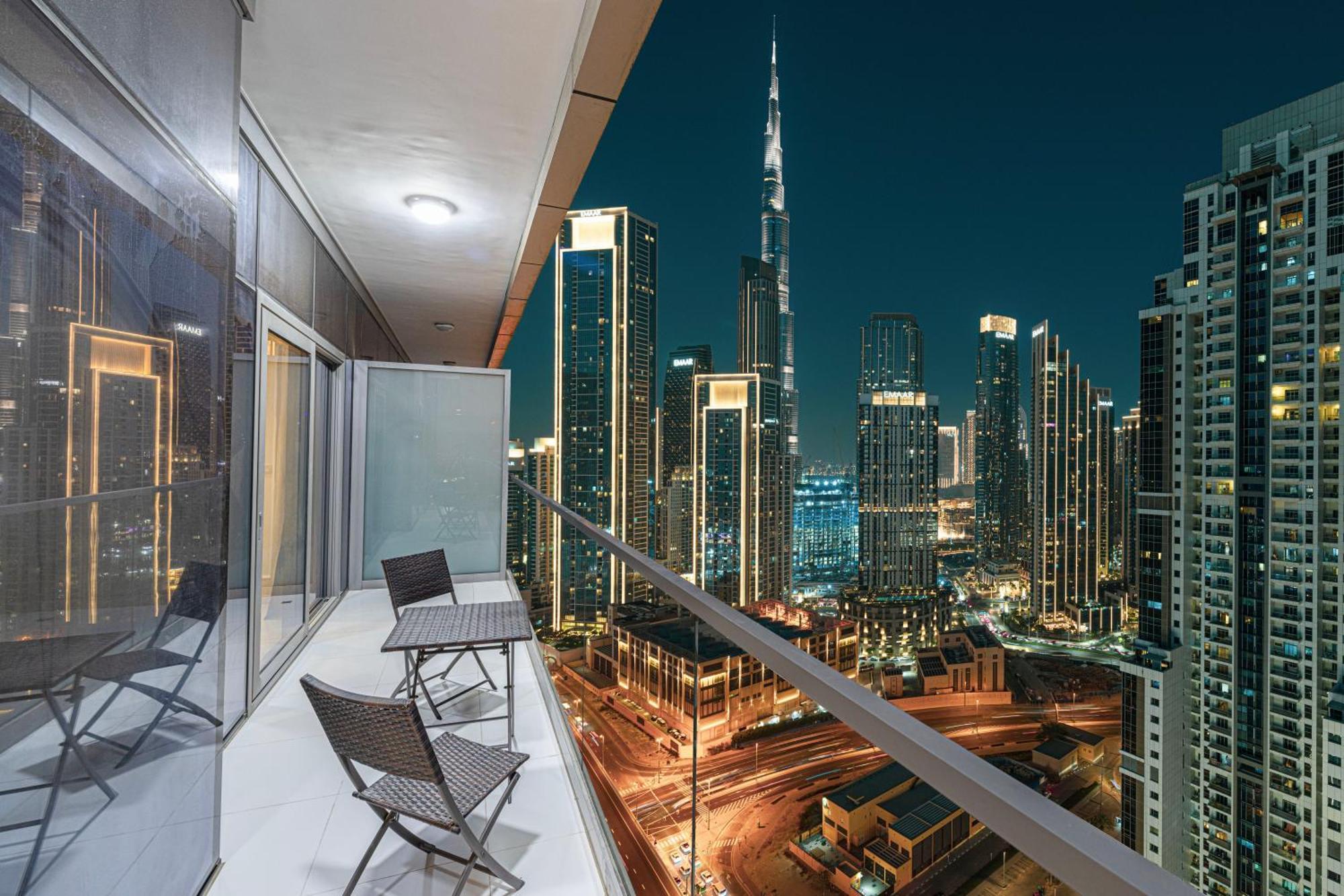 Infinity Pool & Burj Khalifa View L Luxe Paramount Apartment