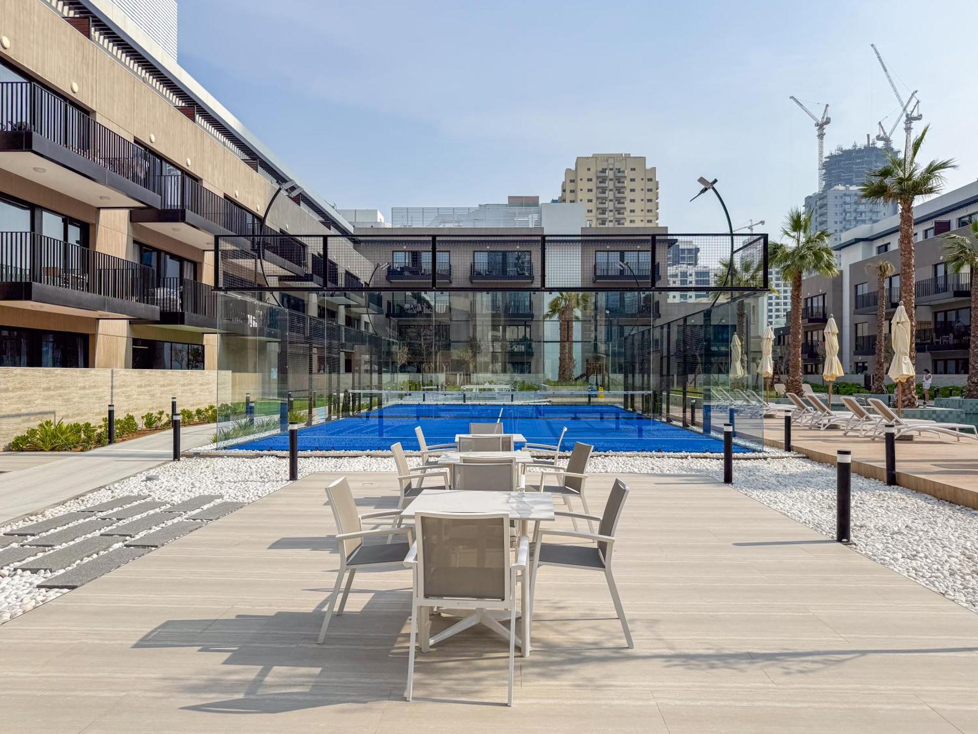 Jvc Gem - 2brplus1 In Oakley Square With Prime Amenities *