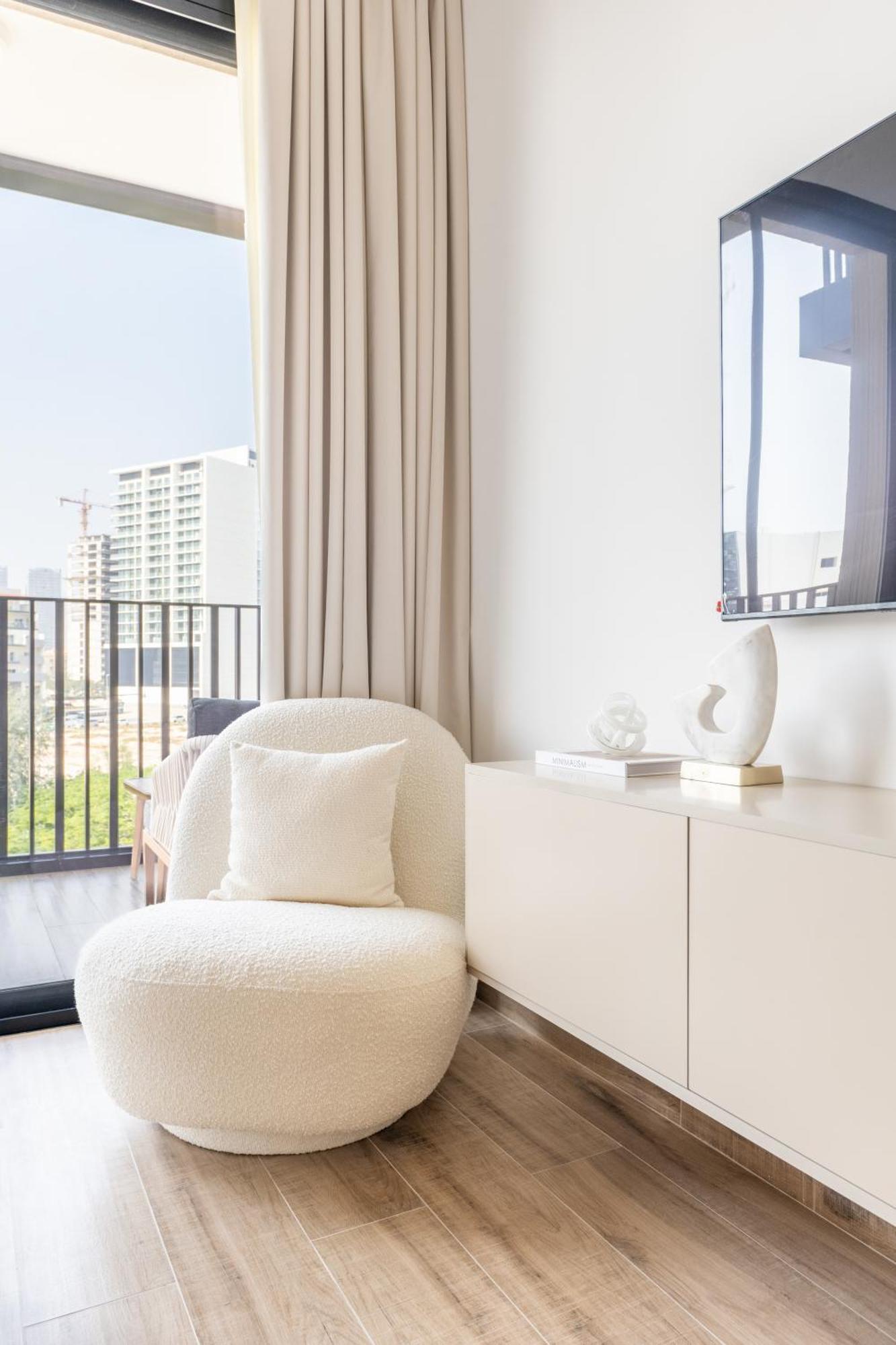 Jvc Gem - 2brplus1 In Oakley Square With Prime Amenities *