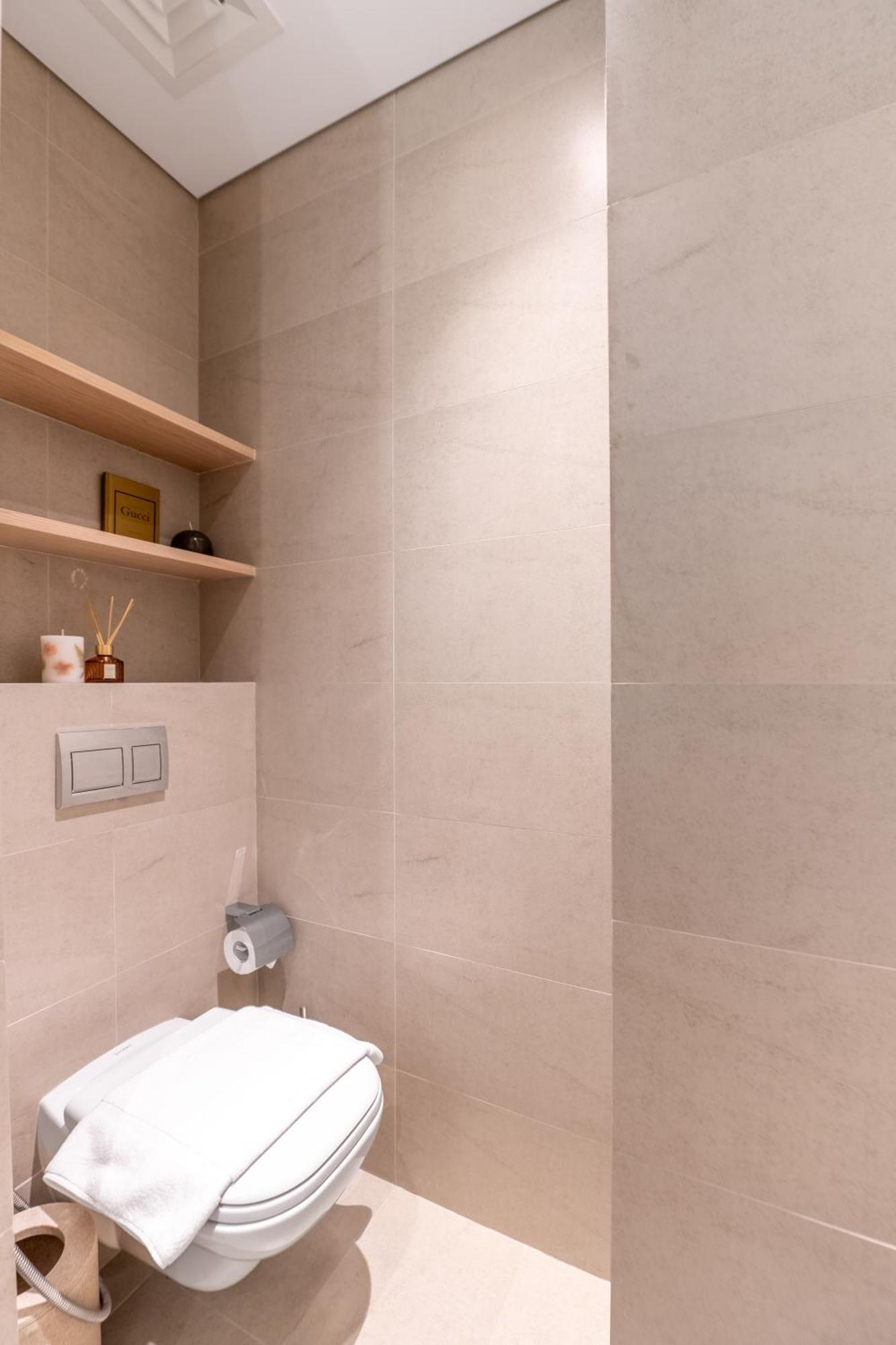 Jvc Gem - 2brplus1 In Oakley Square With Prime Amenities Apartment