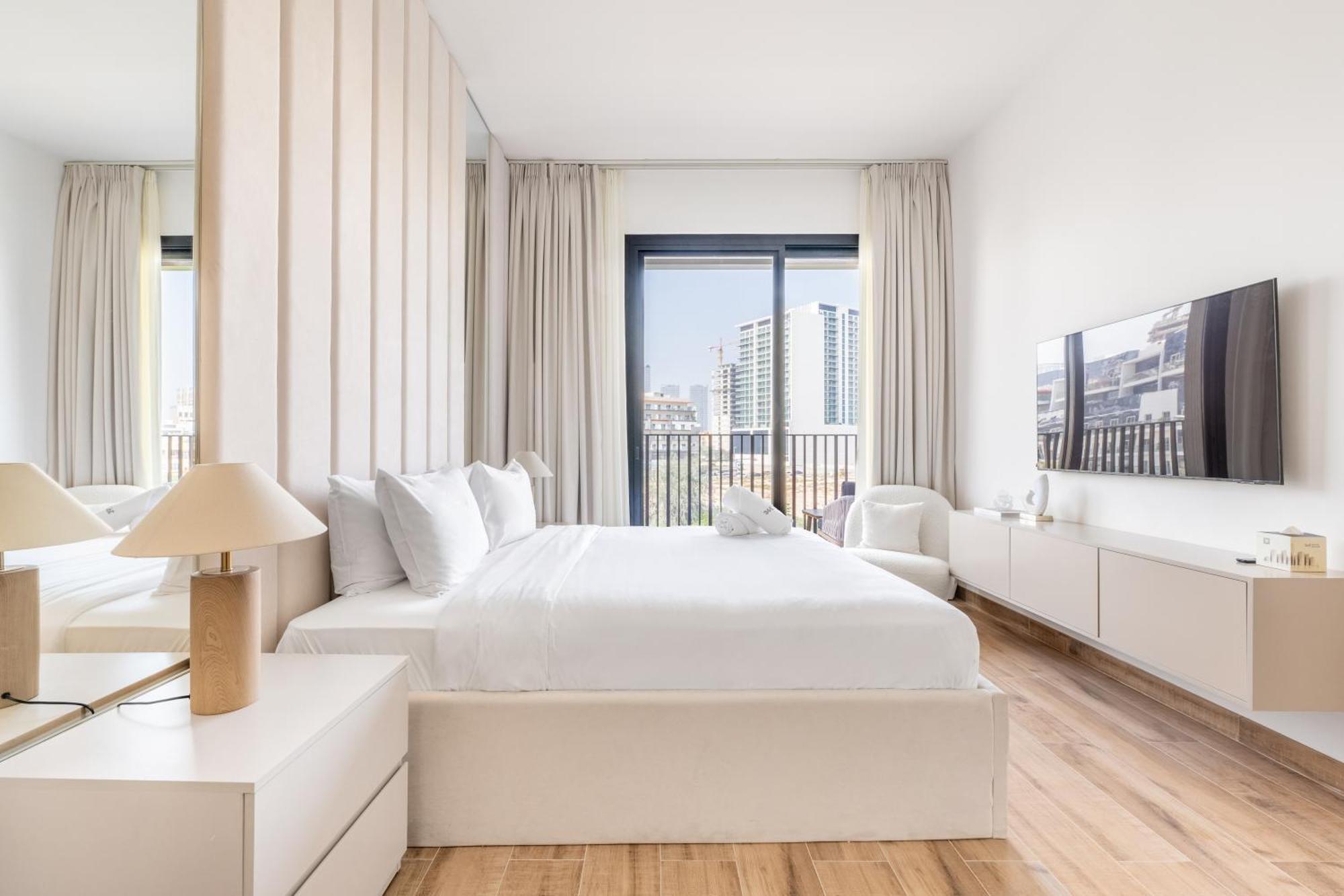 Jvc Gem - 2brplus1 In Oakley Square With Prime Amenities Apartment *
