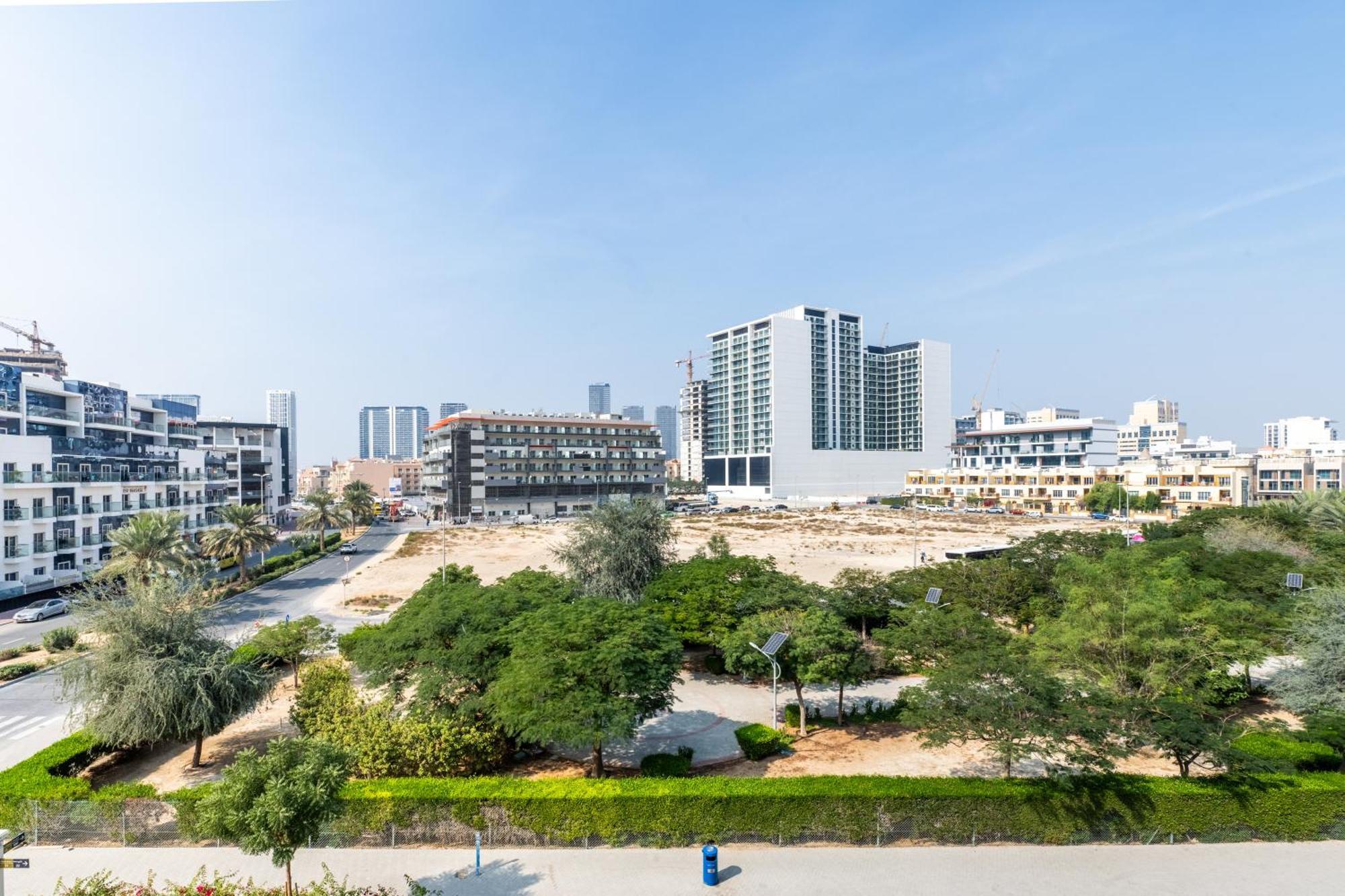 Jvc Gem - 2brplus1 In Oakley Square With Prime Amenities Apartment *