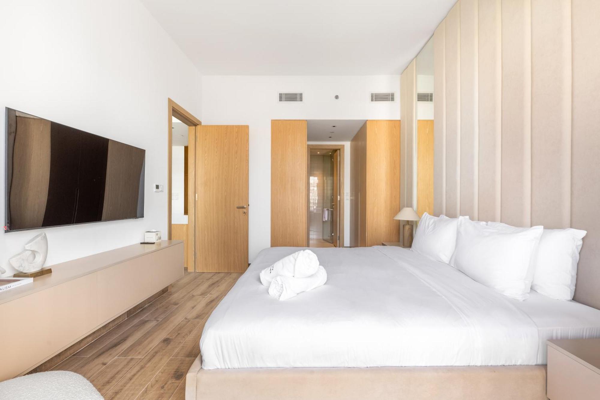 Jvc Gem - 2brplus1 In Oakley Square With Prime Amenities Apartment