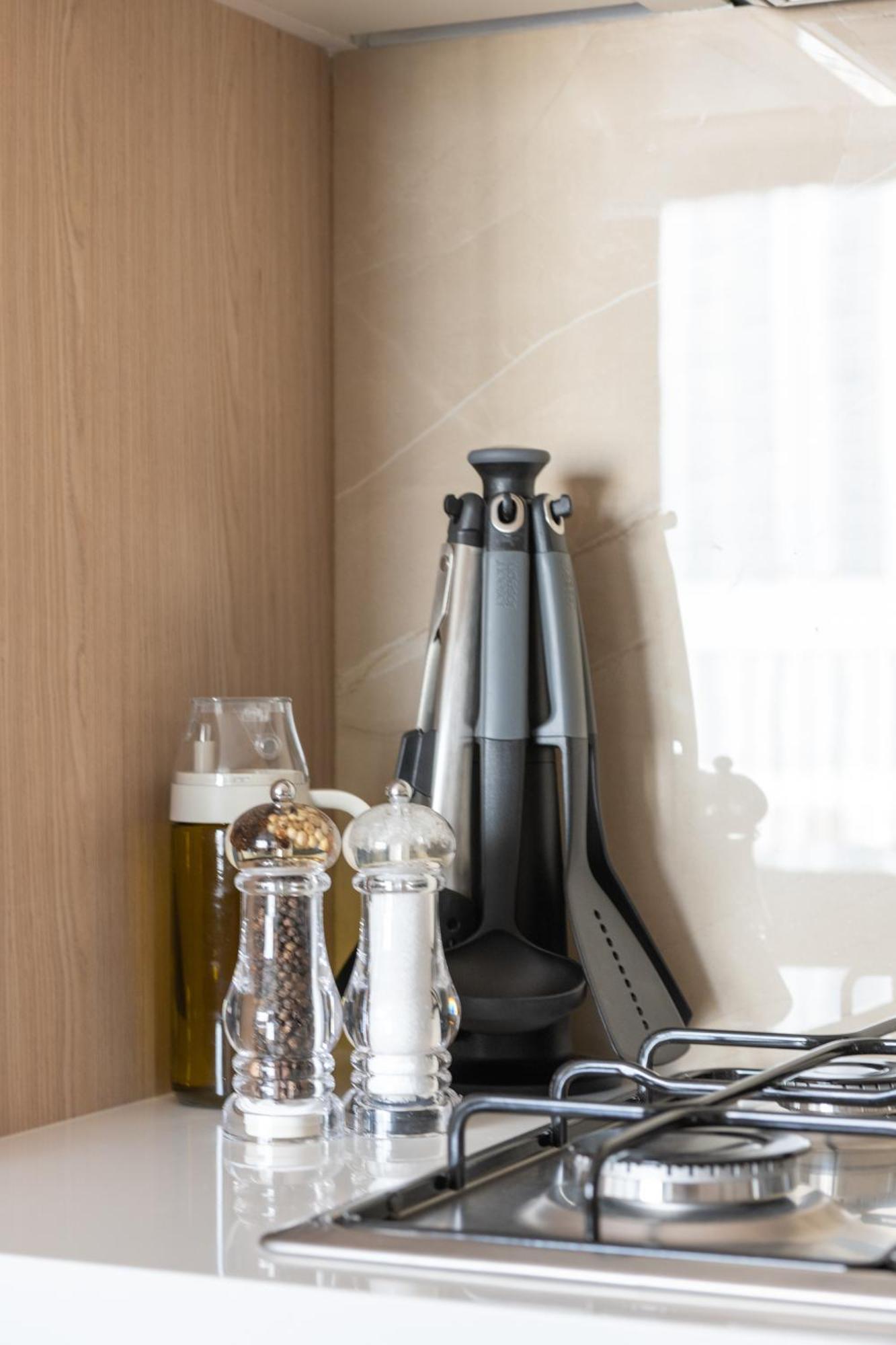 Apartment Jvc Gem - 2brplus1 In Oakley Square With Prime Amenities Dubai