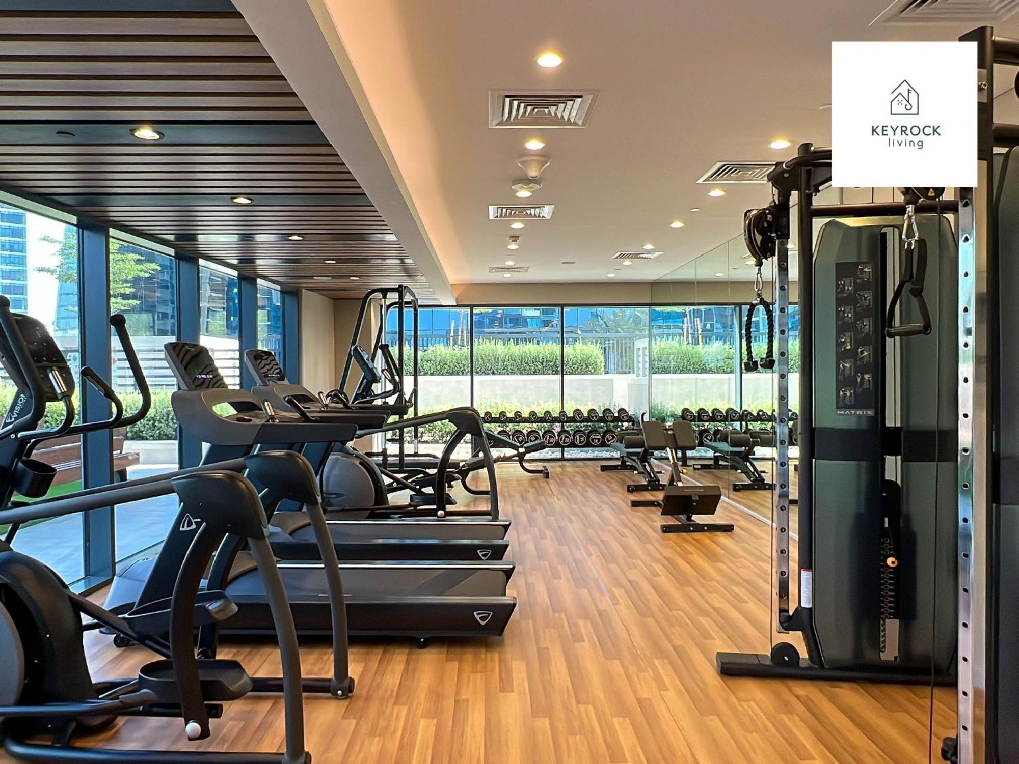 Keyrock Living - Urban Oasis In Zada Tower Apartment *