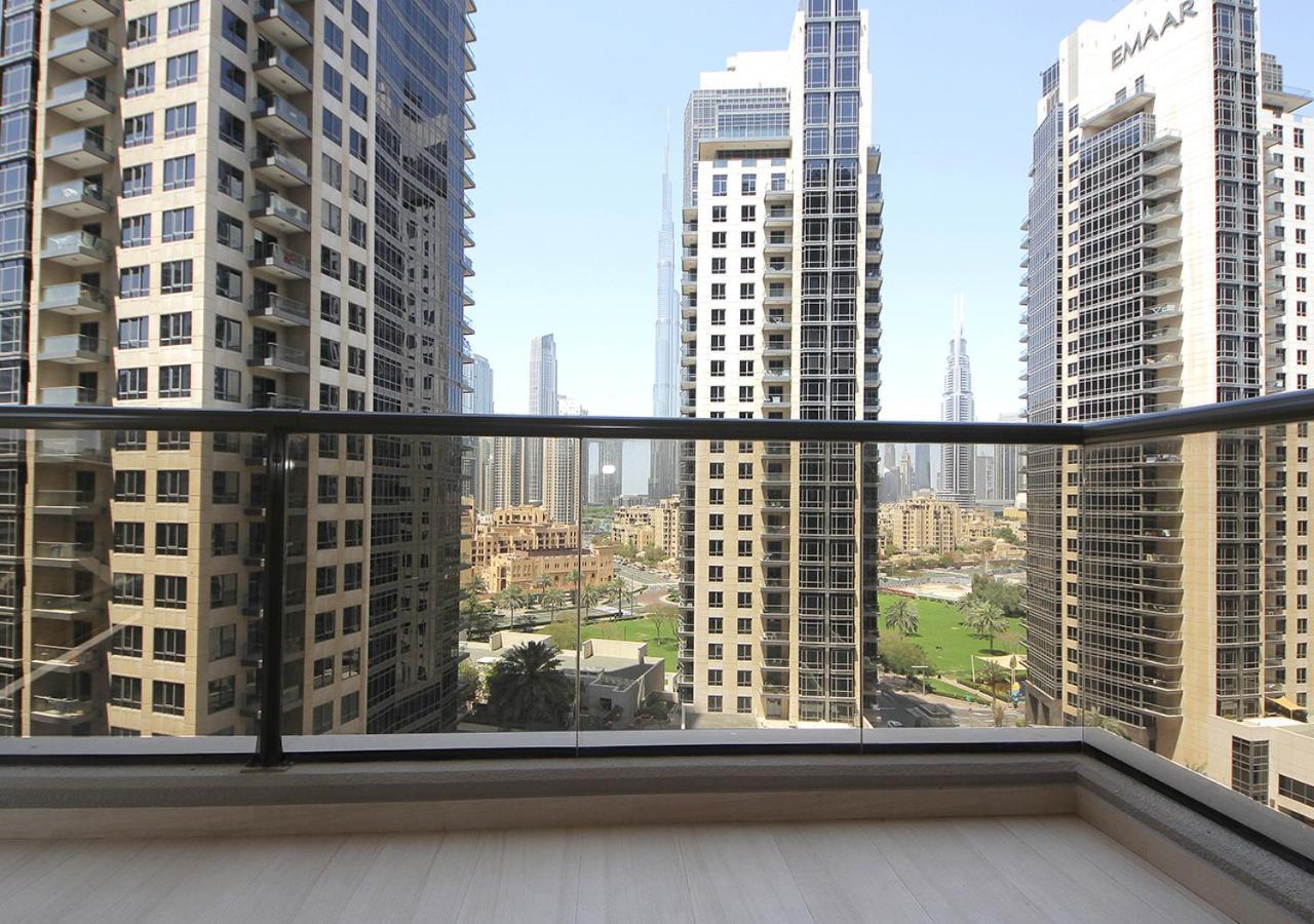 Apartment Elegant 2br With Views Downtown Living Dubai