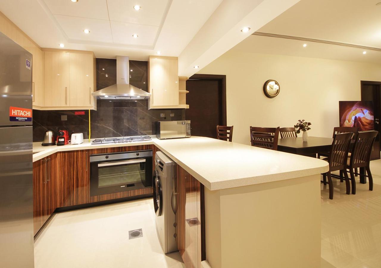 Elegant 2br With Views Downtown Living * Dubai