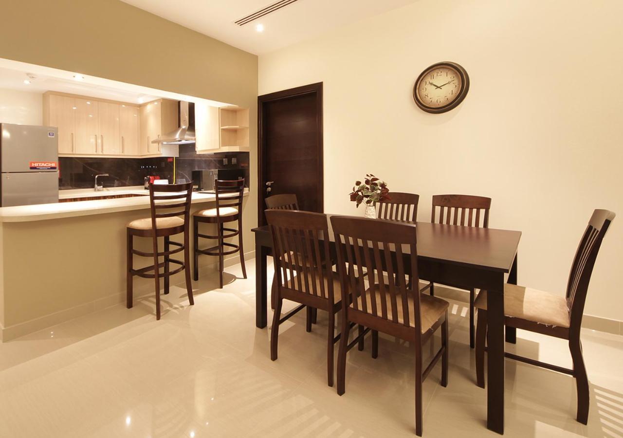 Elegant 2br With Views Downtown Living