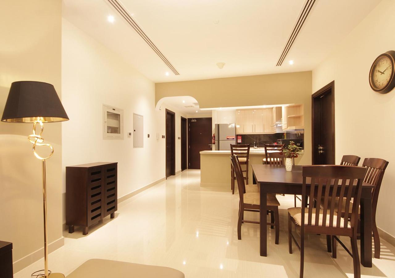 Elegant 2br With Views Downtown Living Dubai