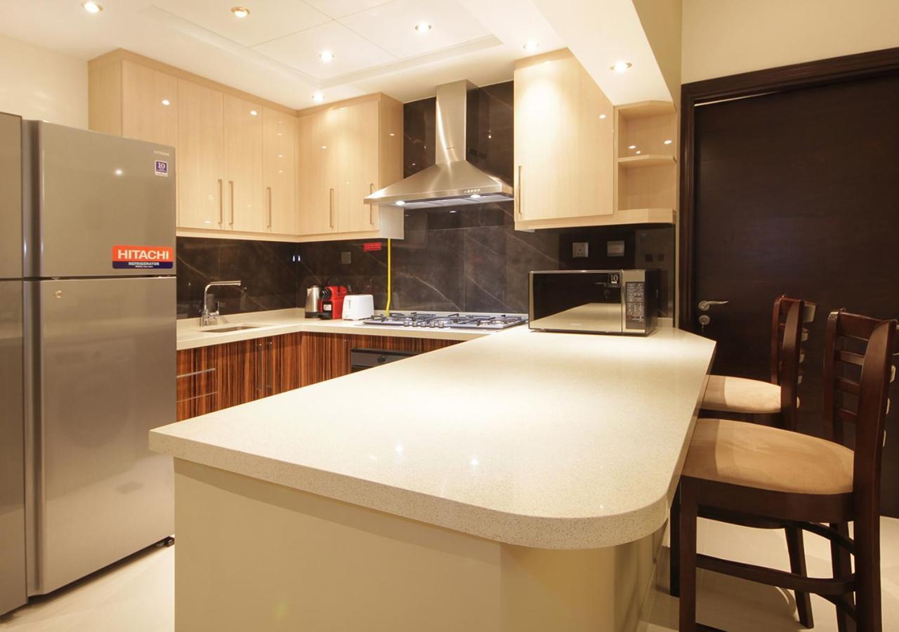 Elegant 2br With Views Downtown Living Dubai