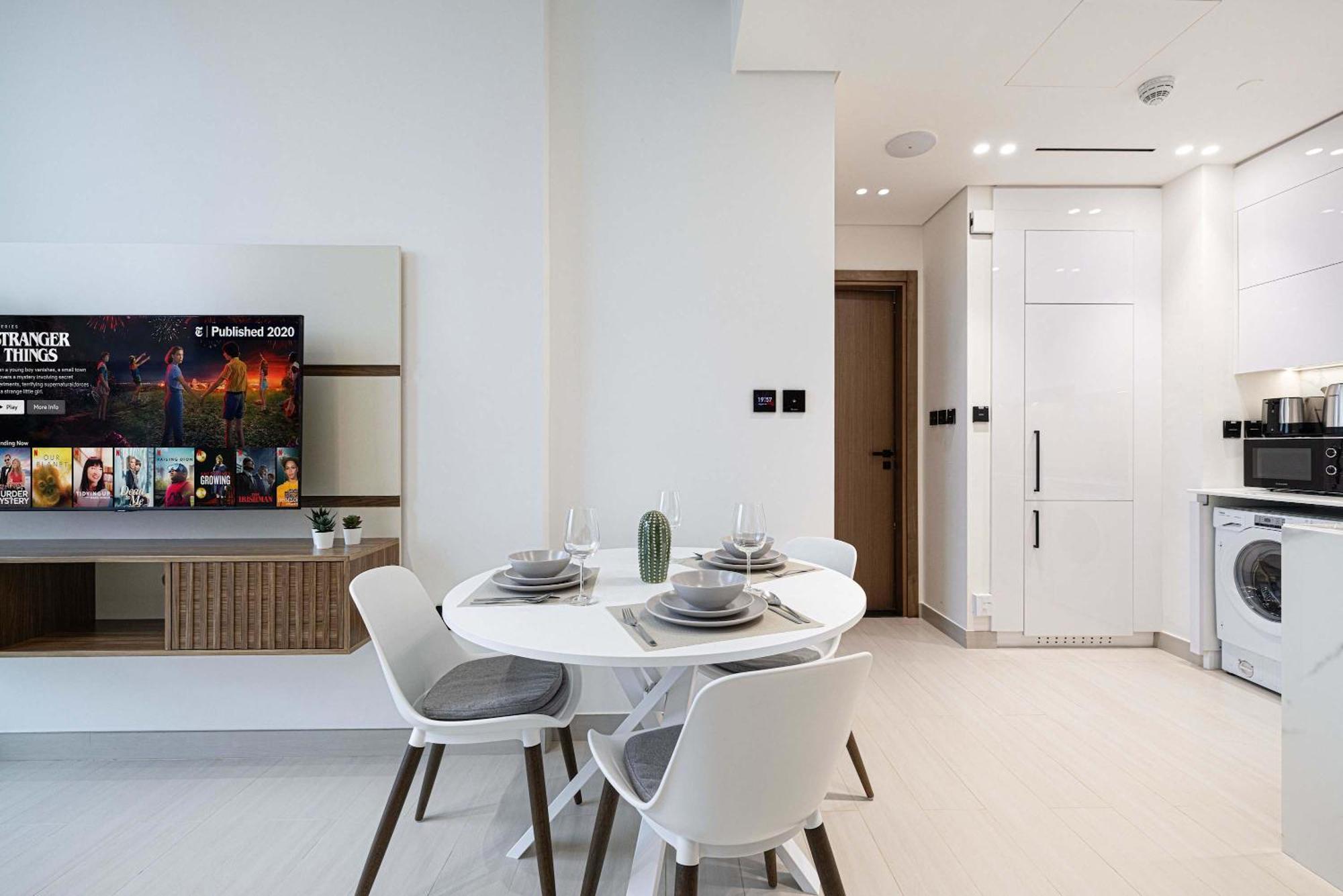 Cozy 1 Bedroom With Gym & Pool Just 15min To Marina Dubai