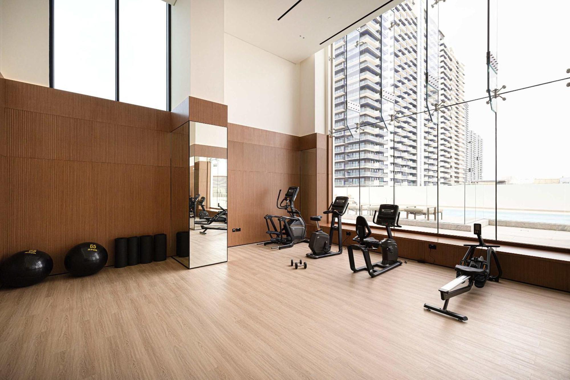 Cozy 1 Bedroom With Gym & Pool Just 15min To Marina Dubai