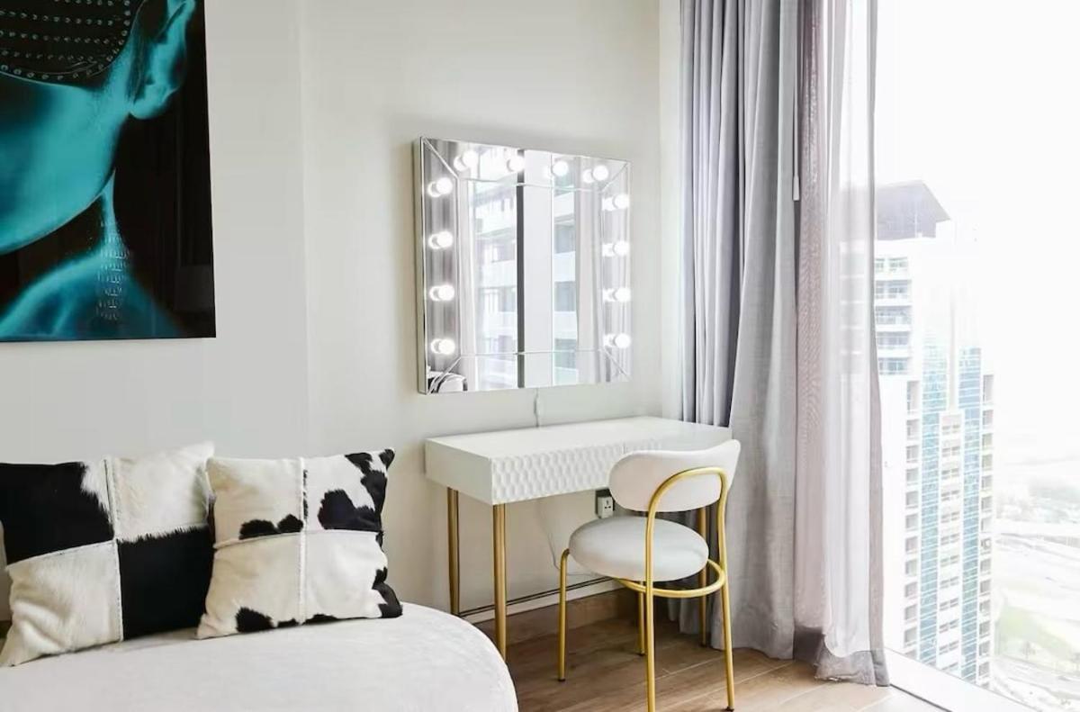 Modern Elegance Jumeirah Living Marina Dubai