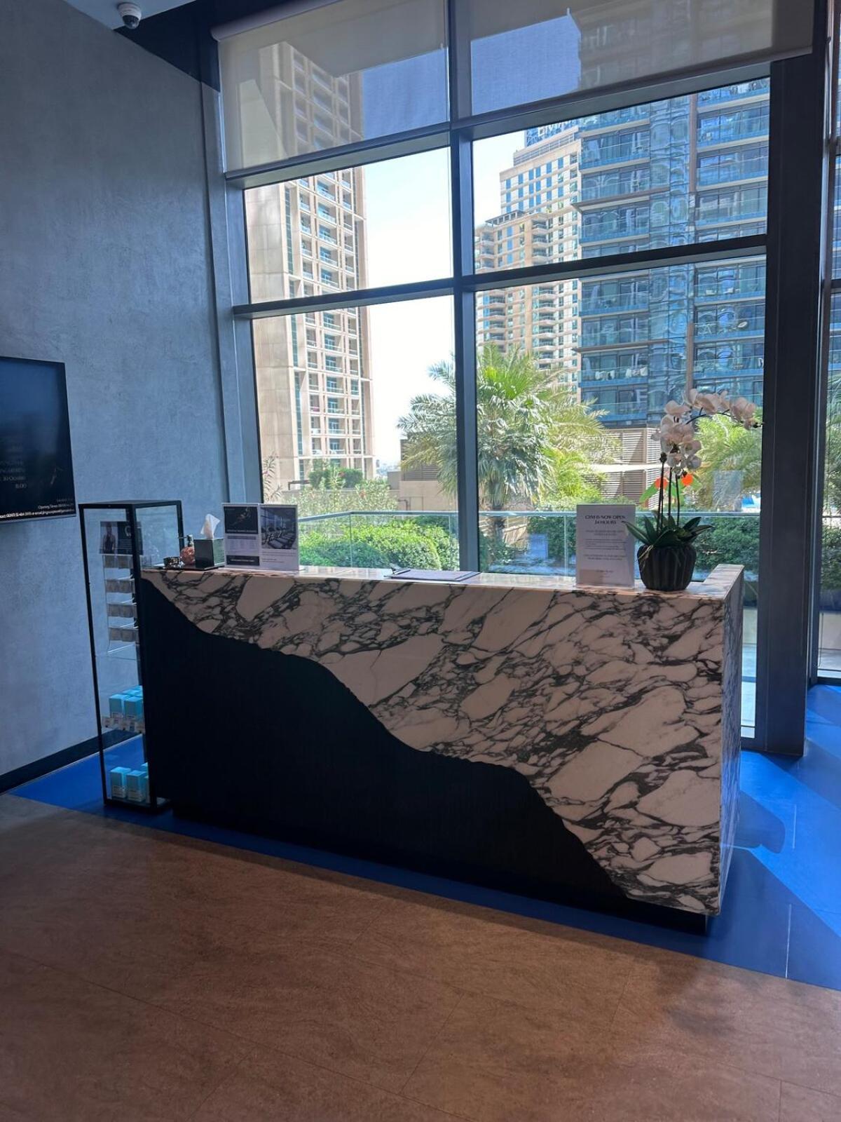 Modern Elegance Jumeirah Living Marina Apartment Dubai