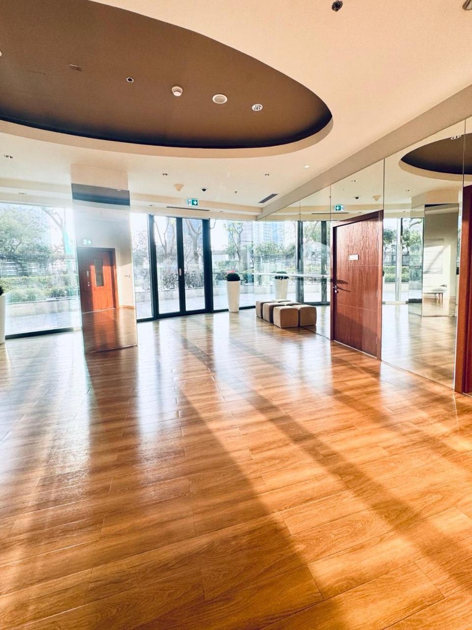 Burj Vista Luxury 2br ,full Burj Khalifa View ,direct Mall & Metro Access Apartment *