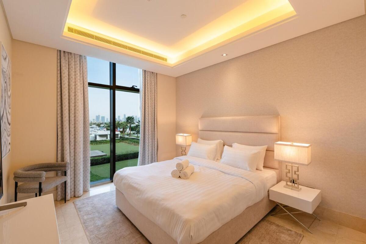 3 Bed With Private In Palm Jumeirah Apartment *