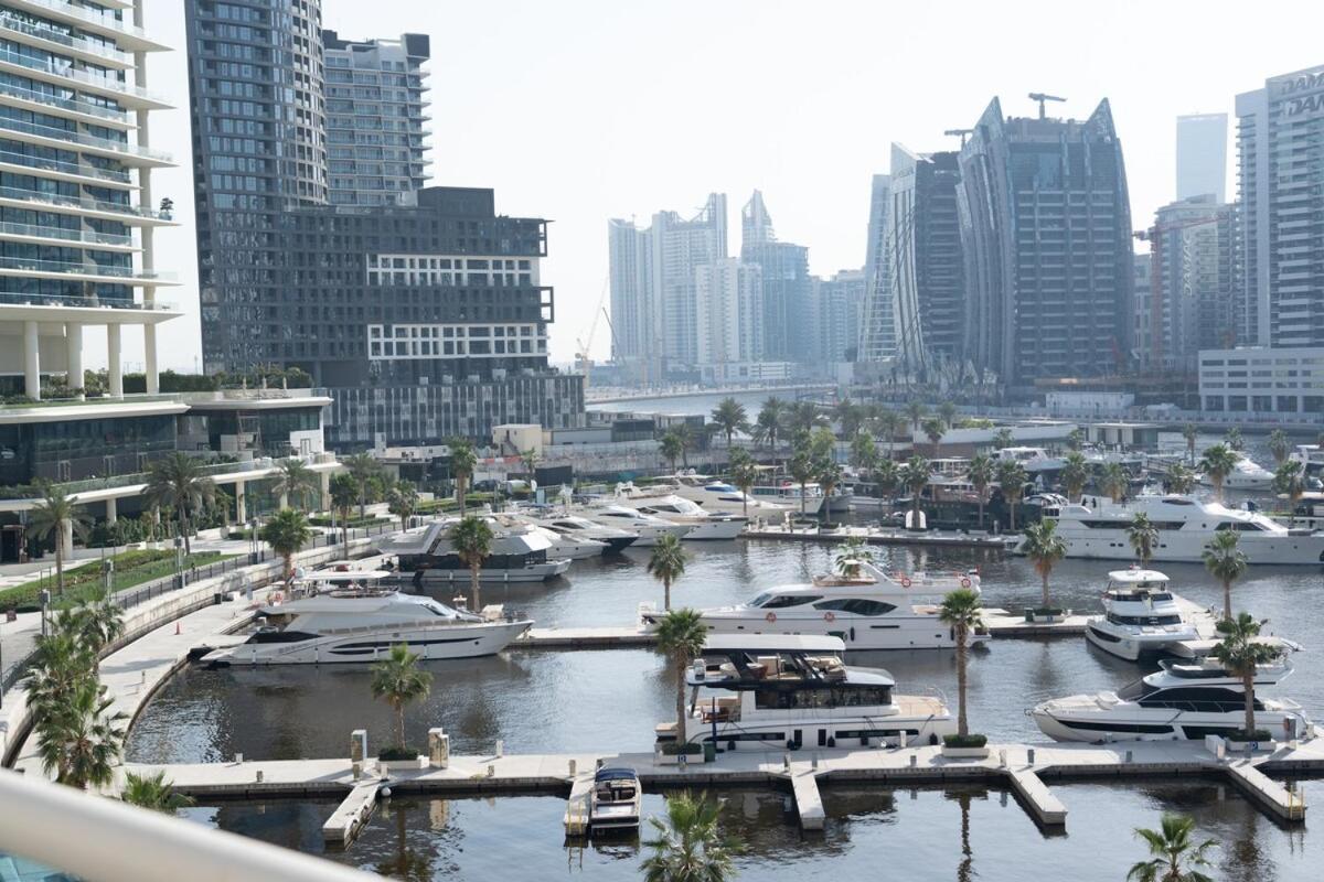 Business Bay By Stayinhomes - 10 Mins Burj Khalifa - 1bed - Parking - Pool - Gym *