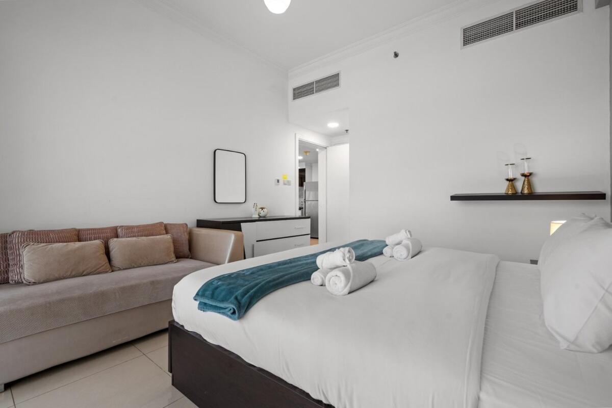Apartment Business Bay By Stayinhomes - 10 Mins Burj Khalifa - 1bed - Parking - Pool - Gym Dubai