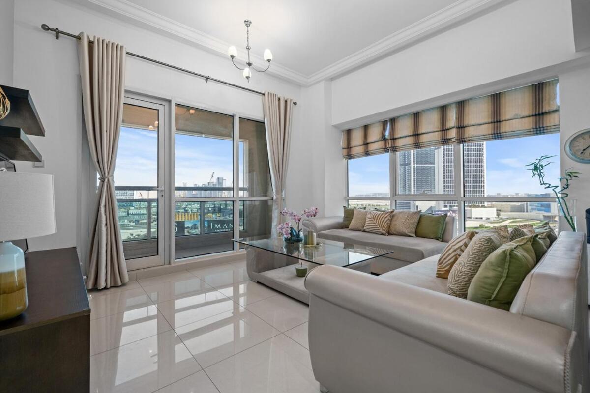 Business Bay By Stayinhomes - 10 Mins Burj Khalifa - 1bed - Parking - Pool - Gym Apartment Dubai