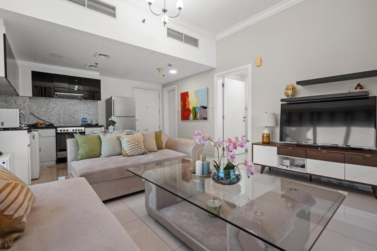Business Bay By Stayinhomes - 10 Mins Burj Khalifa - 1bed - Parking - Pool - Gym Dubai