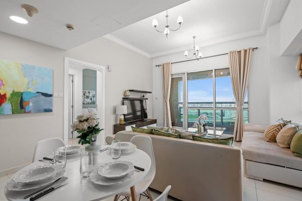 Business Bay By Stayinhomes - 10 Mins Burj Khalifa - 1bed - Parking - Pool - Gym Dubai