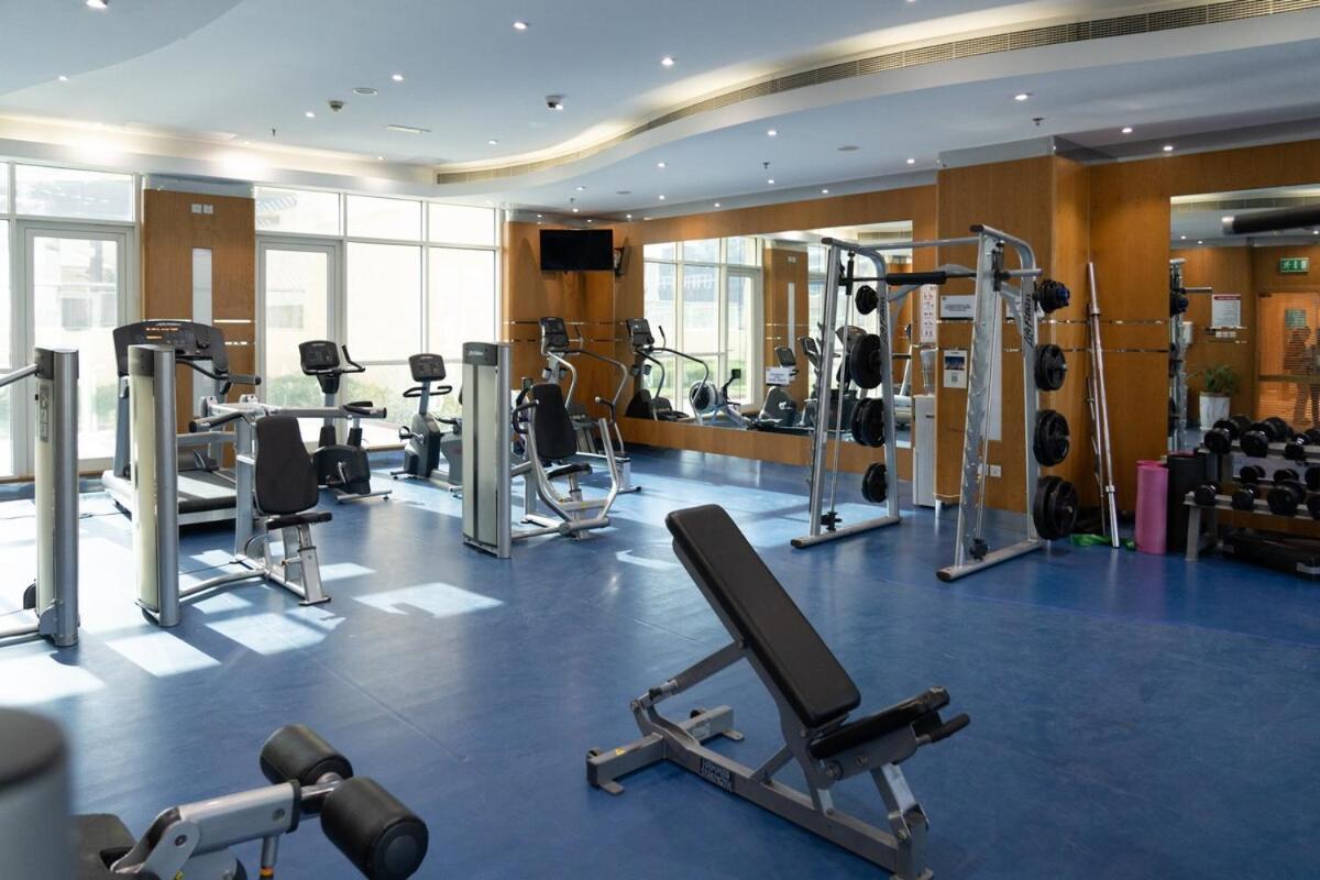 Business Bay By Stayinhomes - 10 Mins Burj Khalifa - 1bed - Parking - Pool - Gym Apartment