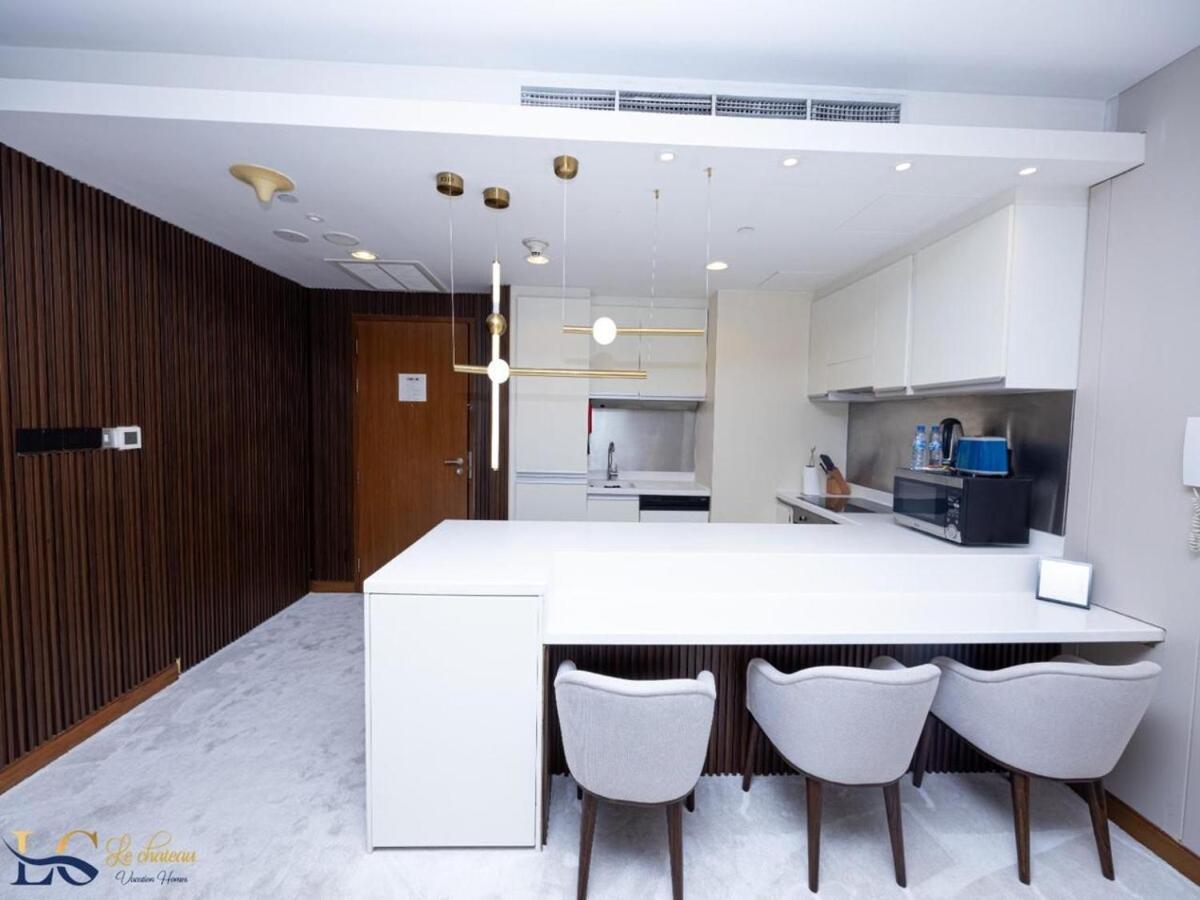Modern 1br Emaar Downtown Mall Dubai
