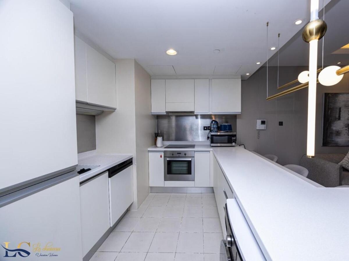 Modern 1br Emaar Downtown Mall Apartment *