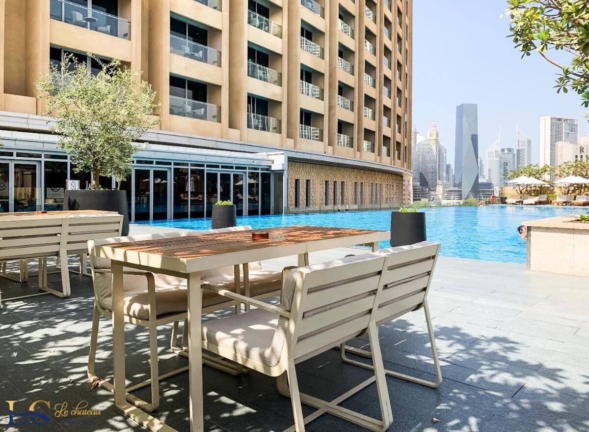 Modern 1br Emaar Downtown Mall *