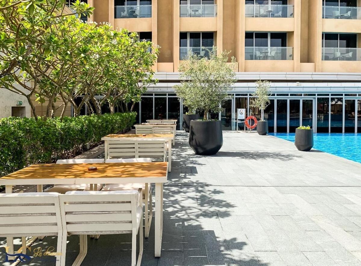 Modern 1br Emaar Downtown Mall Apartment Dubai