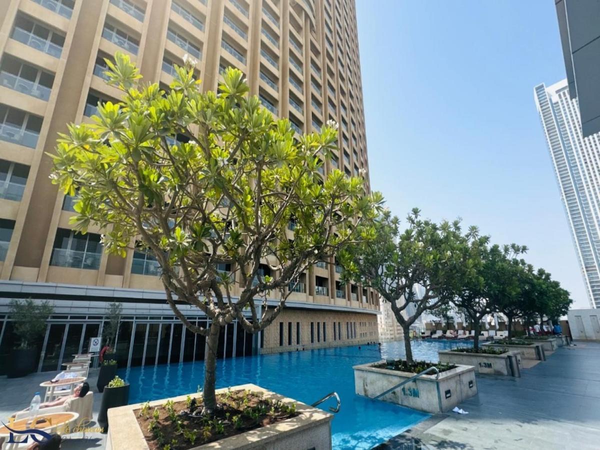 Modern 1br Emaar Downtown Mall Apartment