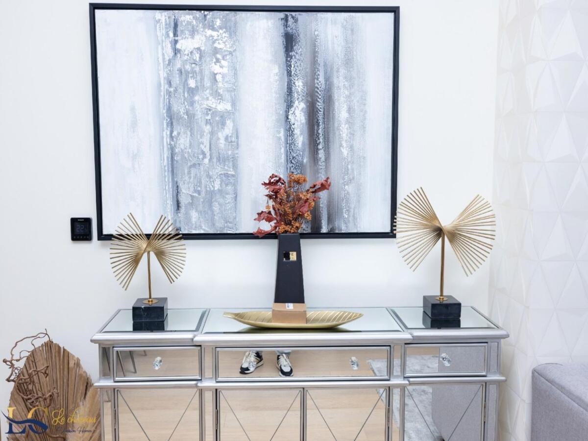 Apartment Luxury 1-bedroom In Downtown's Iconic Core *