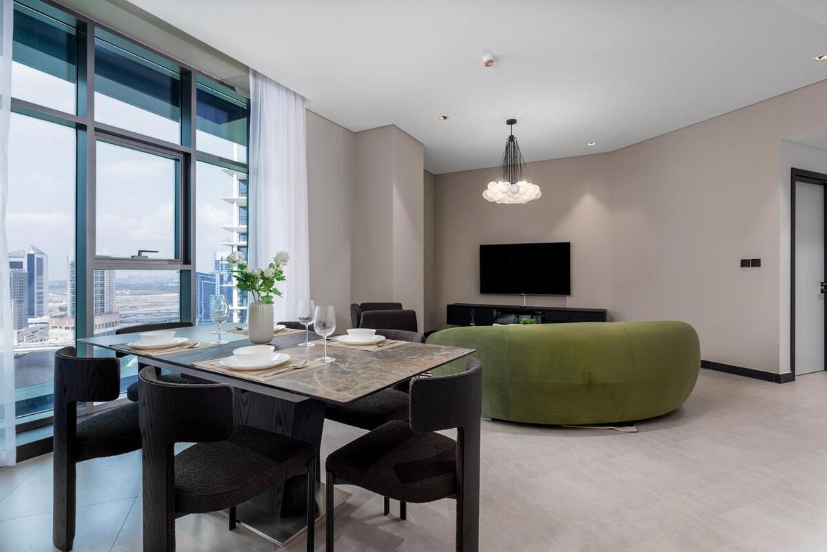 Waves - Elegant Waterfront Living In Dubai's Business Bay * Dubai