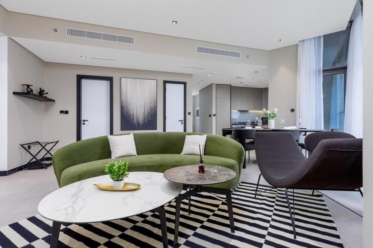 Apartment Waves - Elegant Waterfront Living In Dubai's Business Bay *
