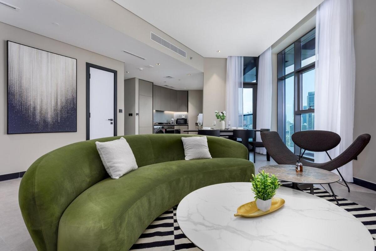 Apartment Waves - Elegant Waterfront Living In Dubai's Business Bay Dubai