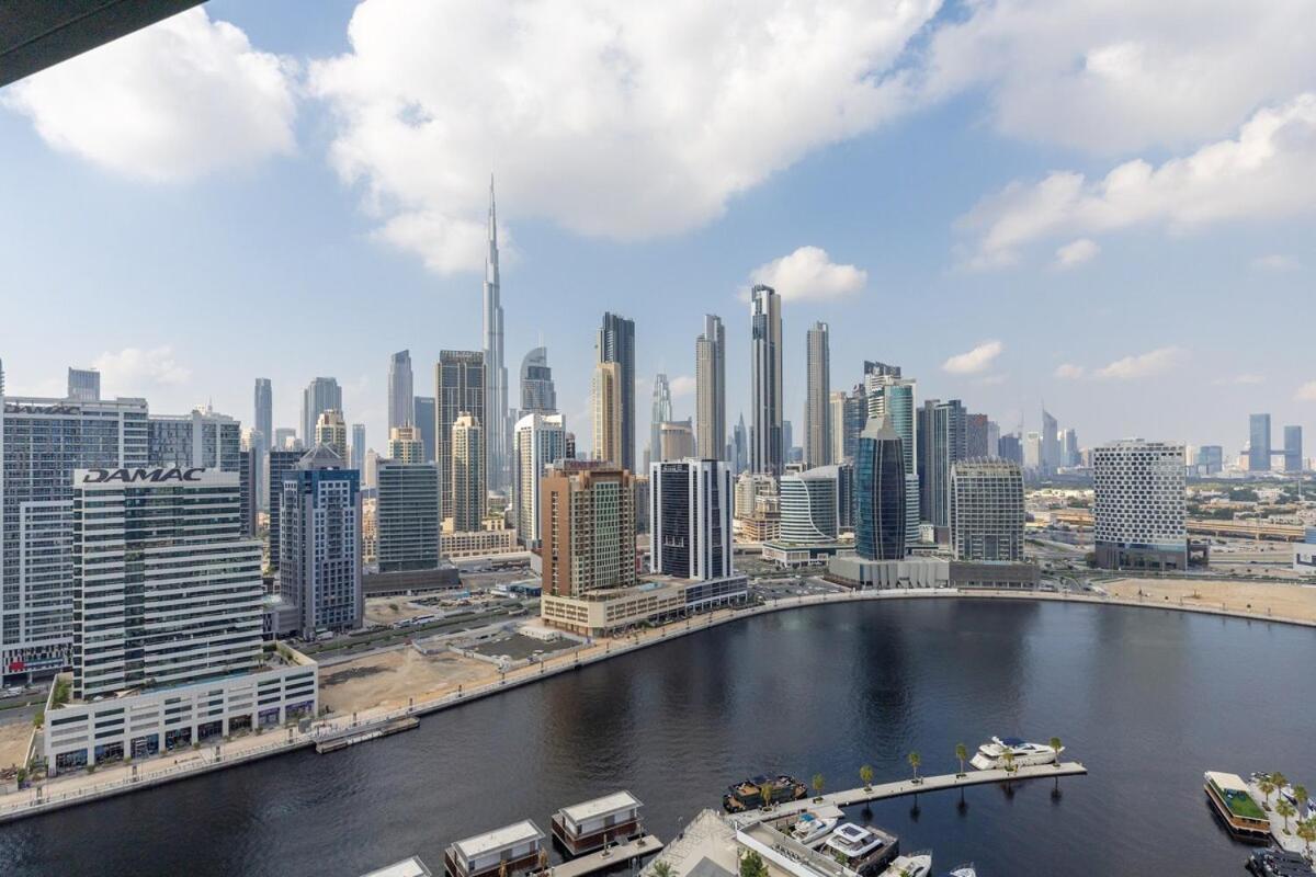 Waves - Elegant Waterfront Living In Dubai's Business Bay * Dubai