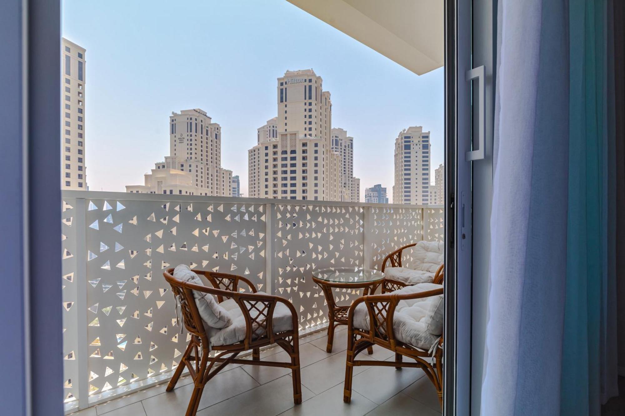 La Vie, Jbr Private Beach, Private Parking And Pool Apartment