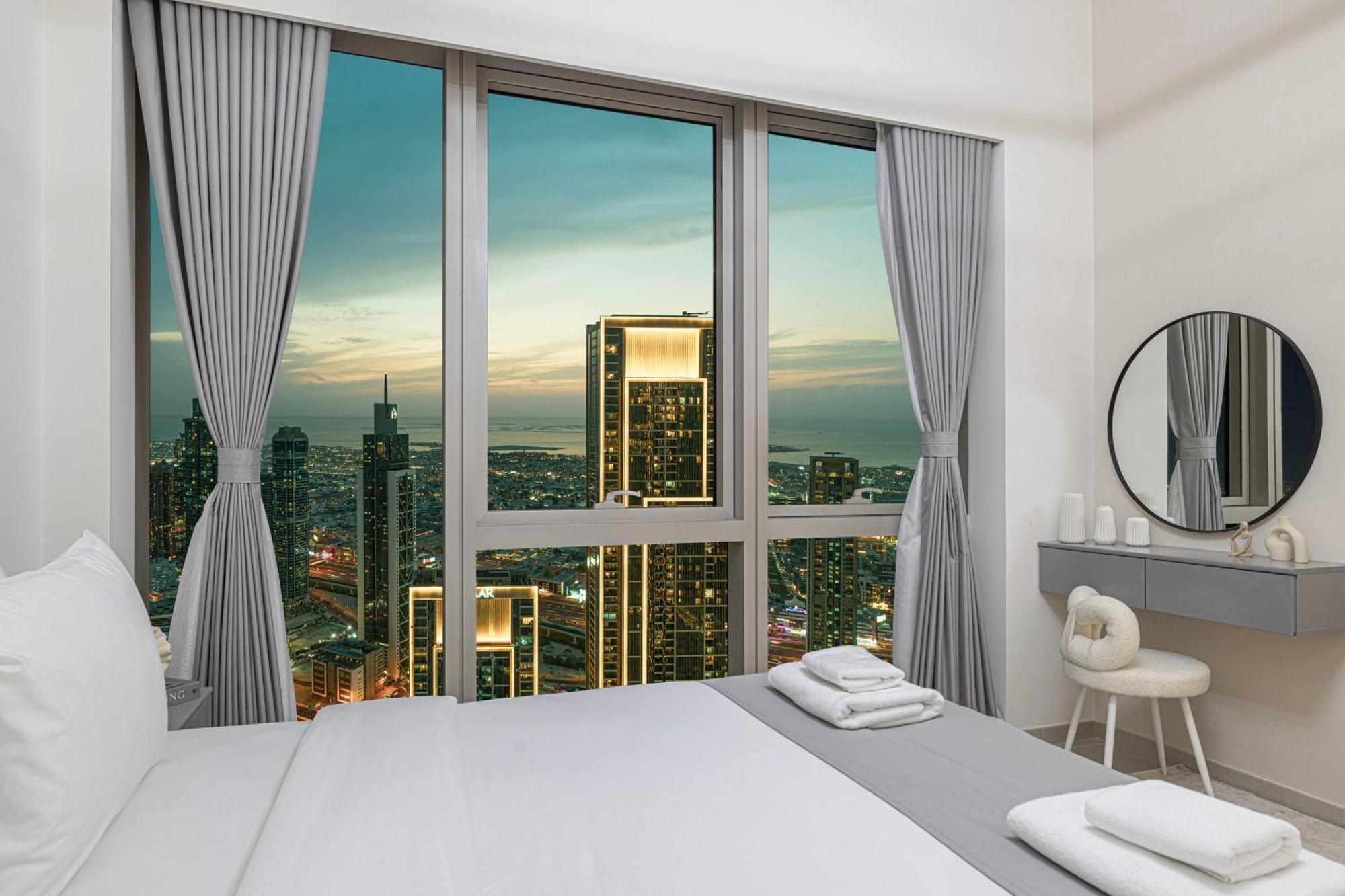 Apartment Great View From 63th Floor! Amazing Pool With Burj View! Grande Signature! Dubai