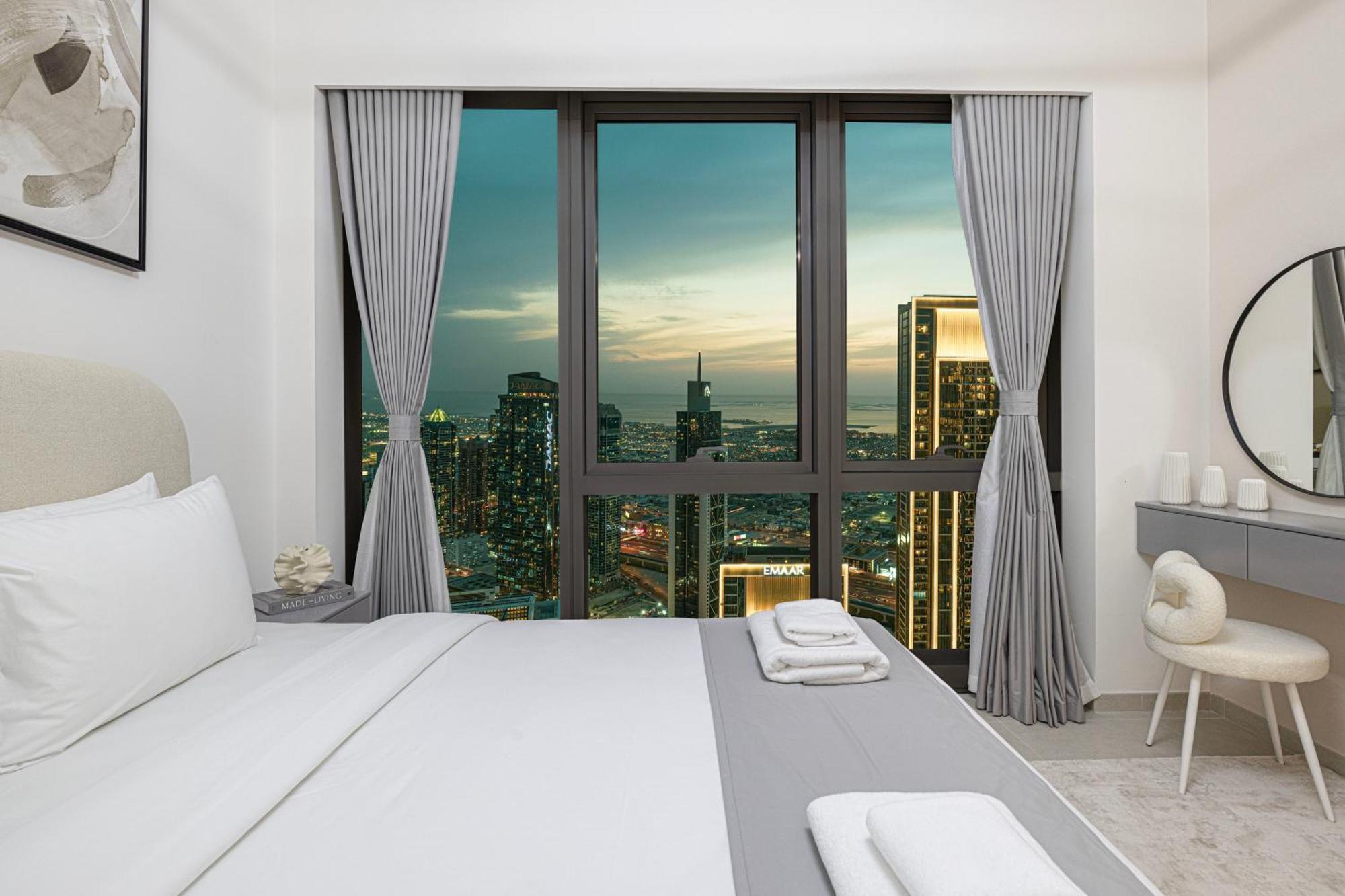 Apartment Great View From 63th Floor! Amazing Pool With Burj View! Grande Signature! Dubai