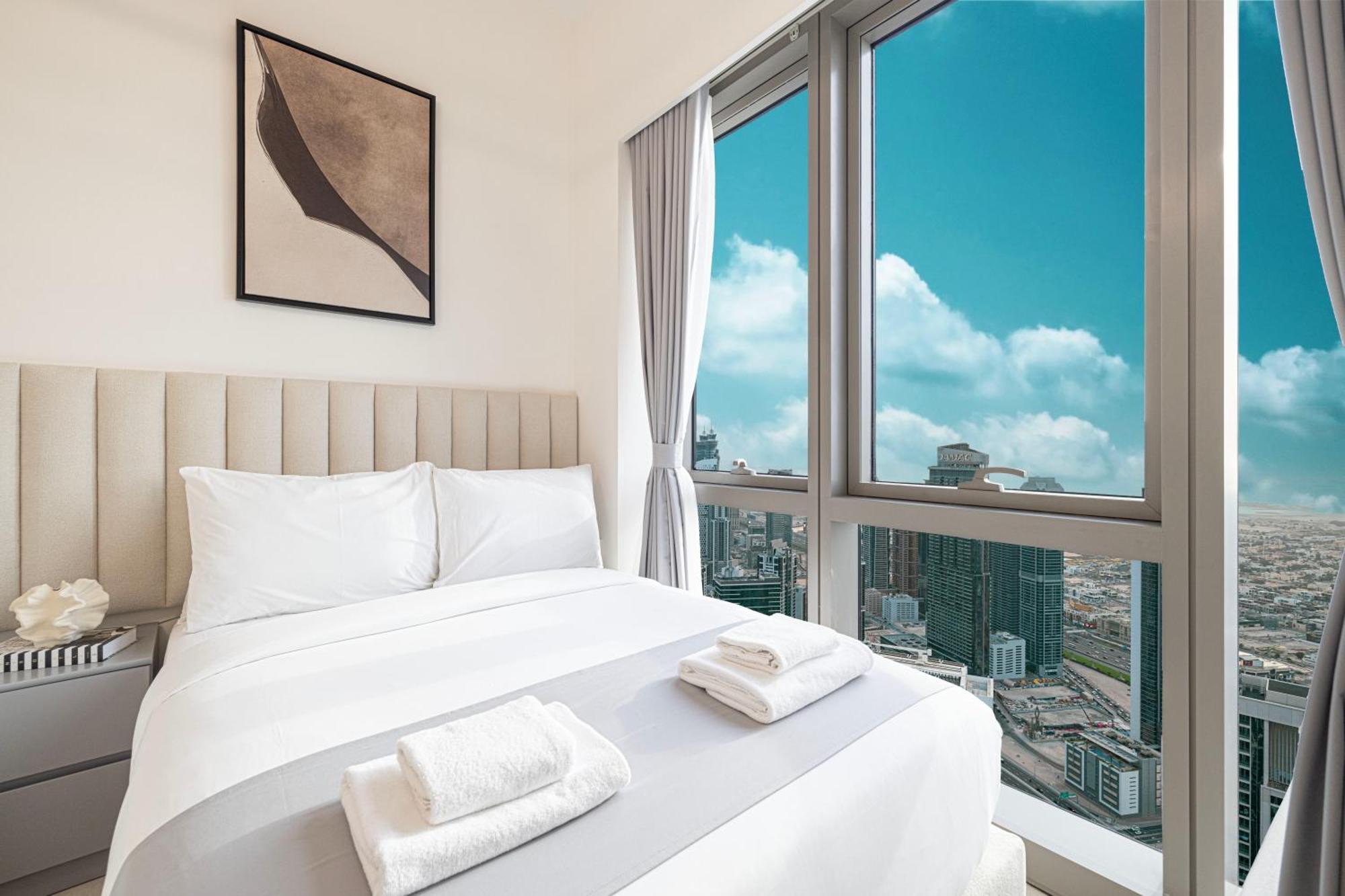 Apartment Great View From 63th Floor! Amazing Pool With Burj View! Grande Signature! *